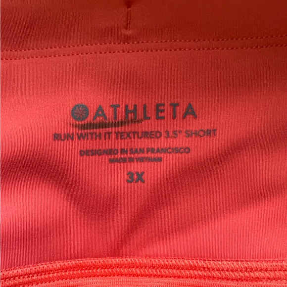 Athleta Textured Run With It 3.5” shorts - Picture 6 of 10